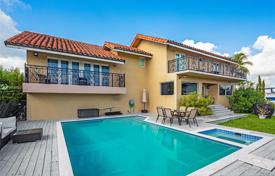 Villa – North Miami Beach, Florida, Vereinigte Staaten. $2 425 000