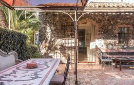 Villa – Cap d'Antibes, Antibes, Côte d'Azur,  Frankreich. 1 390 000 €