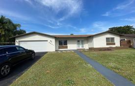 Haus in der Stadt – Pembroke Pines, Broward, Florida,  Vereinigte Staaten. $620 000