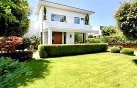 4-zimmer villa 220 m² in Forte dei Marmi, Italien. 2 350 000 €