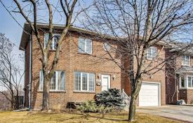 4-zimmer haus in der stadt in East York, Kanada. C$1 424 000