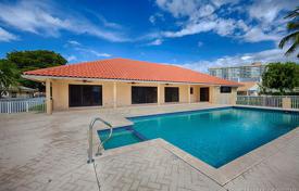 Villa – Hallandale Beach, Florida, Vereinigte Staaten. 1 822 000 €