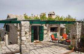 Haus in der Stadt – Split-Dalmatia County, Kroatien. 550 000 €