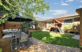 10-zimmer haus in der stadt in Scarborough, Kanada. C$1 543 000