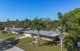 Haus in der Stadt – Fort Myers, Florida, Vereinigte Staaten. $450 000