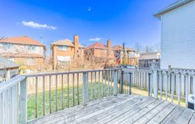 7-zimmer haus in der stadt in Scarborough, Kanada. C$1 353 000