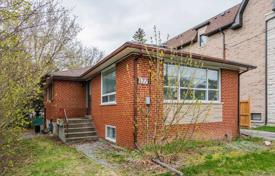 7-zimmer haus in der stadt in North York, Kanada. C$1 620 000