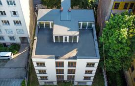 20-zimmer stadthaus 900 m² in Central District, Lettland. 920 000 €