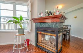 8-zimmer haus in der stadt in North York, Kanada. C$2 014 000