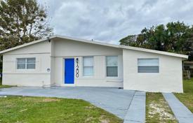 Haus in der Stadt – West Palm Beach, Florida, Vereinigte Staaten. $379 000