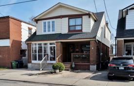 3-zimmer stadthaus in East York, Kanada. C$1 298 000