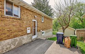 9-zimmer haus in der stadt in Scarborough, Kanada. C$1 291 000