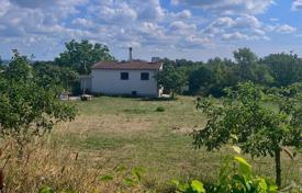 Bauland Construction land with a house for sale, Štinjan. 170 000 €