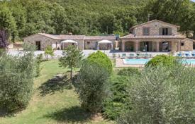 6-zimmer wohnung 353 m² in Gualdo Cattaneo, Italien. 780 000 €