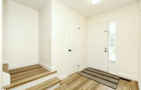 8-zimmer haus in der stadt in Scarborough, Kanada. C$1 568 000