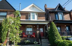 Haus in der Stadt – York, Toronto, Ontario,  Kanada. C$1 624 000