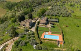 27-zimmer landgut 682 m² in Montaione, Italien. 1 470 000 €