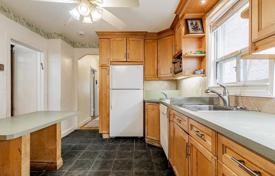 7-zimmer haus in der stadt in North York, Kanada. C$1 513 000