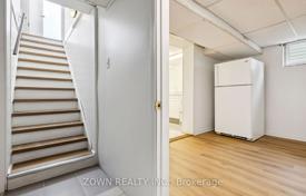 8-zimmer haus in der stadt in Scarborough, Kanada. C$1 269 000