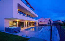 Haus Modern villa with pool and sea views in Premantura. 2 200 000 €