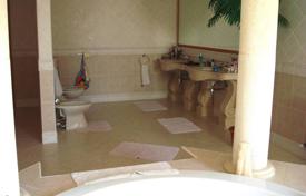 5-zimmer einfamilienhaus 1700 m² in Alethriko, Zypern. 7 000 000 €
