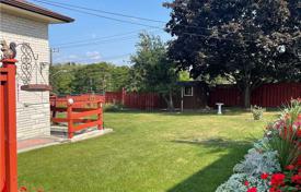 4-zimmer haus in der stadt in Etobicoke, Kanada. C$1 772 000