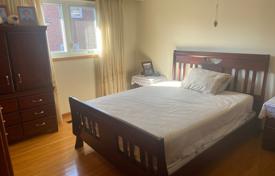 8-zimmer haus in der stadt in North York, Kanada. C$2 005 000