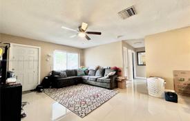Haus in der Stadt – Tamarac, Broward, Florida,  Vereinigte Staaten. $420 000