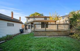 8-zimmer haus in der stadt in North York, Kanada. C$2 408 000