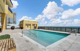Wohnung – Collins Avenue, Miami, Florida,  Vereinigte Staaten. $725 000