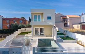 2-zimmer haus in der stadt 177 m² in Ližnjan, Kroatien. 670 000 €