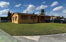 3-zimmer haus in der stadt 131 m² in Miami, Vereinigte Staaten. $630 000