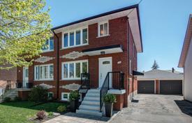 3-zimmer stadthaus in Etobicoke, Kanada. C$1 026 000