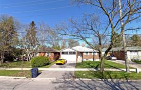 6-zimmer haus in der stadt in North York, Kanada. C$2 324 000