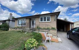 5-zimmer haus in der stadt in Etobicoke, Kanada. C$1 157 000