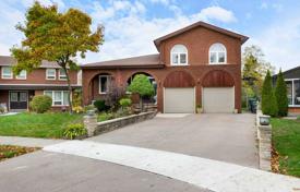 5-zimmer haus in der stadt in North York, Kanada. C$1 654 000