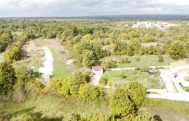Grundstück in Svetvinčenat, Kroatien. 64 000 €