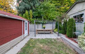 3-zimmer haus in der stadt in East York, Kanada. C$1 560 000