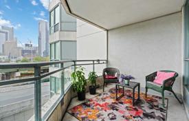 1-zimmer wohnung in Queens Quay West, Kanada. C$701 000