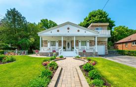 5-zimmer haus in der stadt in East York, Kanada. C$2 356 000