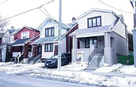 Haus in der Stadt – East York, Toronto, Ontario,  Kanada. C$1 237 000