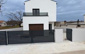 3-zimmer haus in der stadt 200 m² in Svetvinčenat, Kroatien. 420 000 €