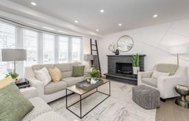 7-zimmer haus in der stadt in Etobicoke, Kanada. C$1 951 000