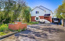 5-zimmer haus in der stadt in Scarborough, Kanada. C$2 209 000