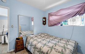 3-zimmer haus in der stadt 94 m² in Miami, Vereinigte Staaten. $310 000