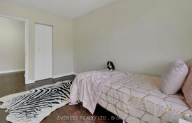 14-zimmer haus in der stadt in Scarborough, Kanada. C$1 556 000