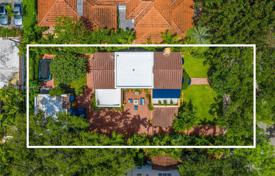 Haus in der Stadt – Coral Gables, Florida, Vereinigte Staaten. $2 199 000