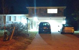 8-zimmer haus in der stadt in Scarborough, Kanada. C$1 924 000