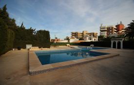 5-zimmer villa 195 m² in Alicante, Spanien. 500 000 €