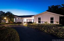 Villa – Pinecrest, Florida, Vereinigte Staaten. 842 000 €